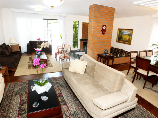 Casa à venda com 4 quartos, sendo 3 suítes,  em Brooklin, São Paulo, SP