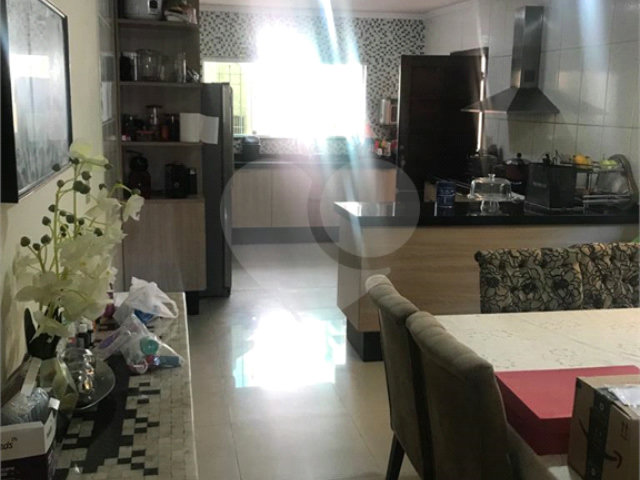 Sobrado à venda com 3 quartos, sendo 1 suíte,  em Vila Guilherme, São Paulo, SP
