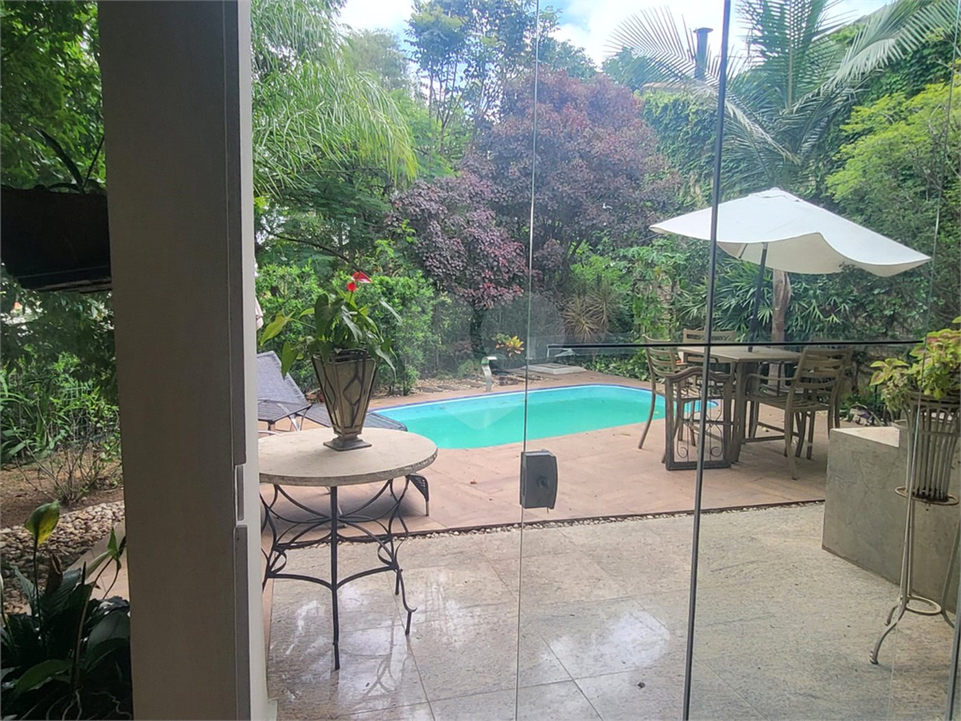 Casa à venda com 4 suítes no condomínio Jardim Theodora, Itu - SP