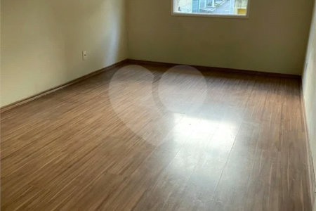 Sobrado à venda com 3 quartos em Água Fria, São Paulo, SP