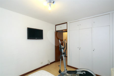 Apartamento à venda com 4 quartos, sendo 1 suíte, em Chácara Santo Antônio (zona Sul), São Paulo, SP
