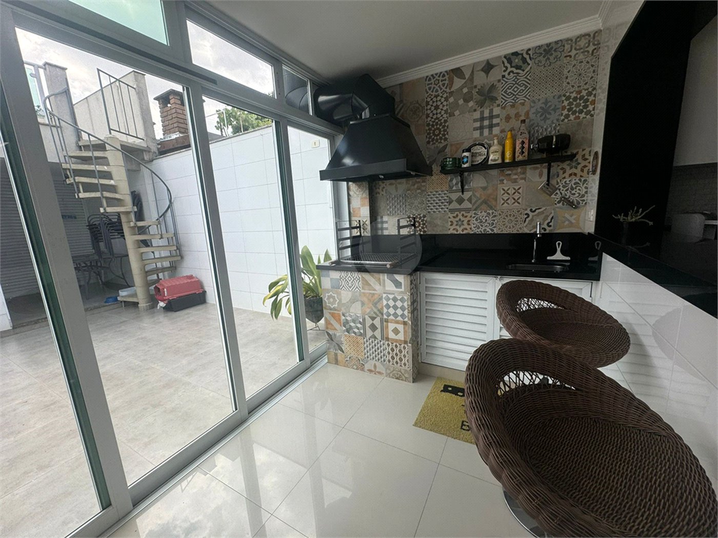 Sobrado à venda com 3 quartos, sendo 1 suíte, em Vila Nivi, São Paulo, SP