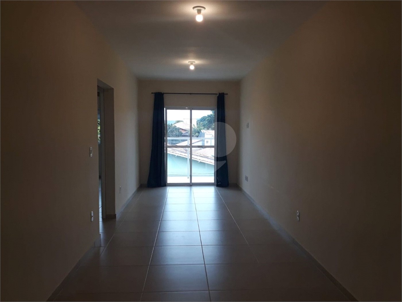 Apartamento à venda com 2 quartos, sendo 1 suíte,  em Jardim Brasil, São Roque, SP