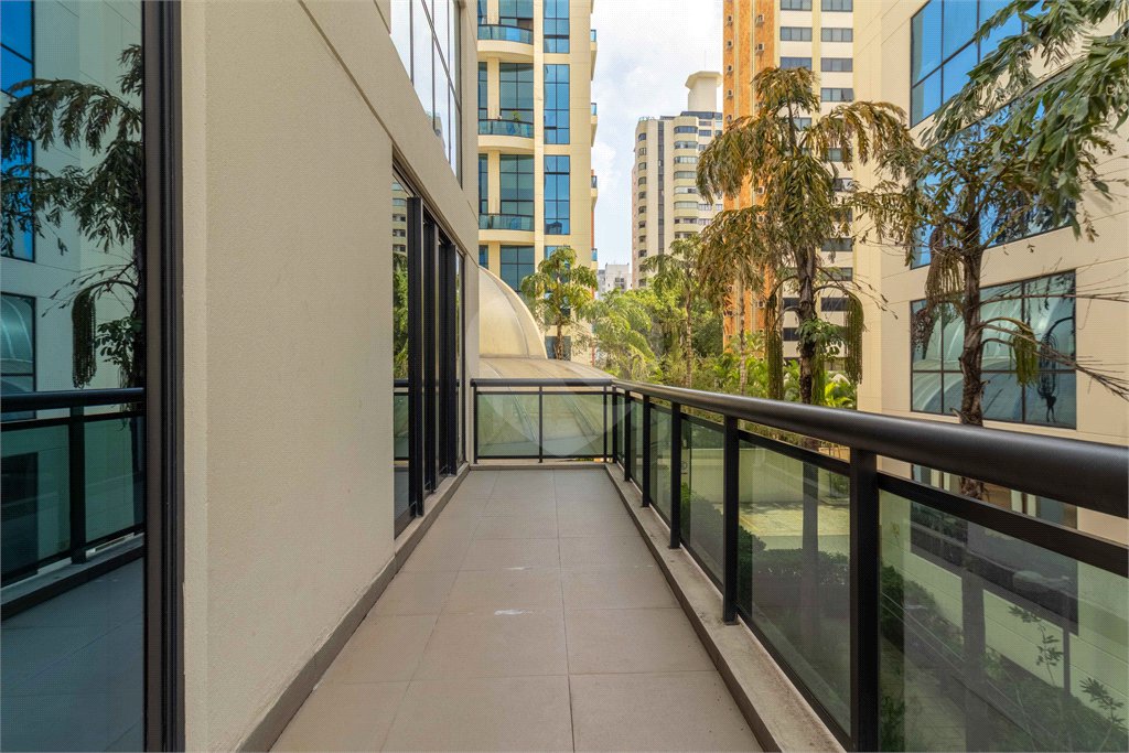 Flat à venda com 1 suíte em Indianópolis, São Paulo, SP