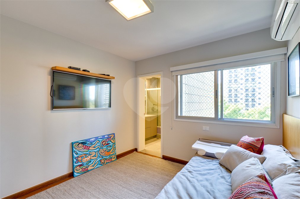 Apartamento à venda com 4 quartos, sendo 3 suítes, em Alto da Boa Vista, São Paulo, SP
