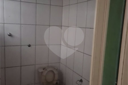 Casa à venda com 6 quartos em Vila dos Remédios, São Paulo, SP