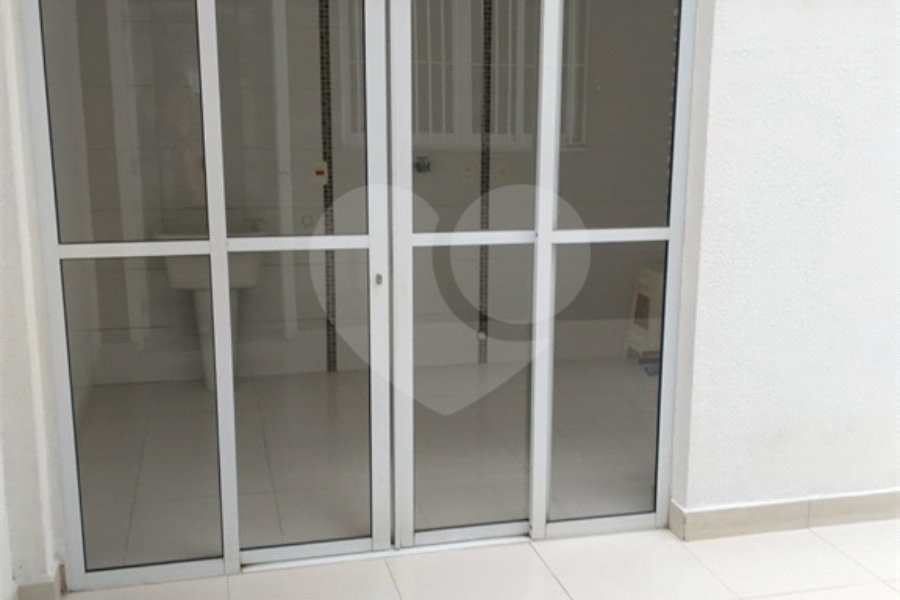 Sobrado à venda com 3 quartos, sendo 1 suíte, em Vila Nova Cachoeirinha, São Paulo, SP