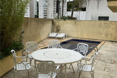 Casa à venda com 4 quartos, sendo 3 suítes, em Jardim das Vertentes, São Paulo, SP