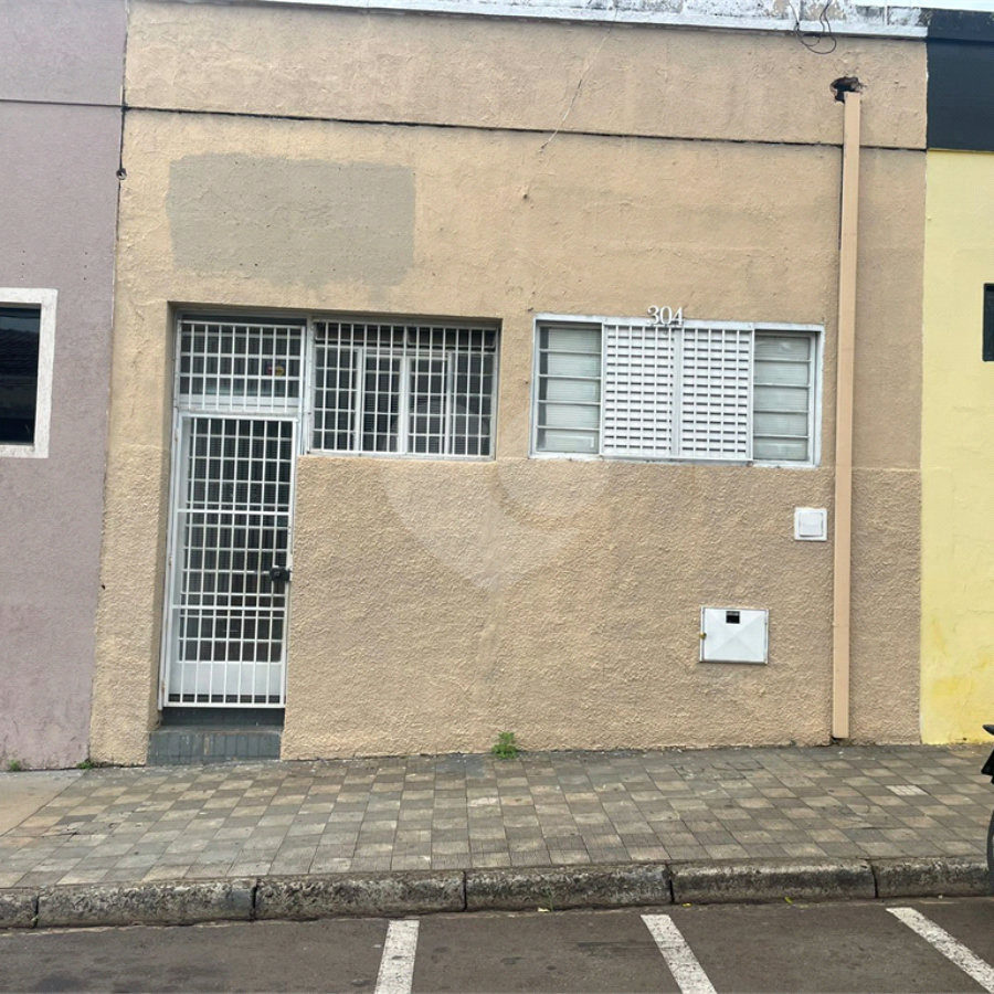 Casa comercio dispondo para venda ou locação no Centro,