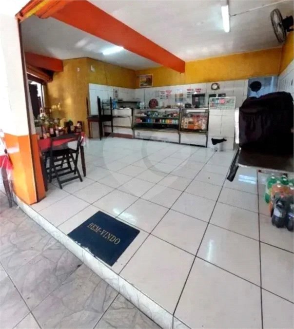 Prédio Comercial e Residencial à Venda — Residencial Burck - Louveira - SP