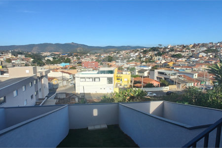 Sobrado à venda com 2 suítes em Jardim Imperial, Atibaia, SP