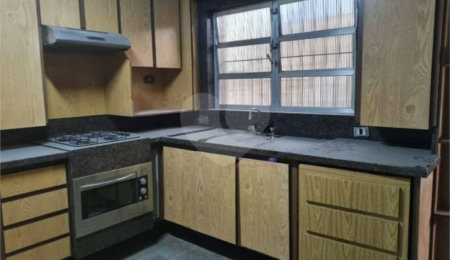 Sobrado à venda com 3 quartos, sendo 1 suíte,  em Vila Zat, São Paulo, SP