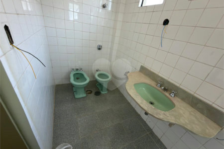 Sobrado para alugar com 6 quartos, sendo 2 suítes,  em Consolação, São Paulo, SP