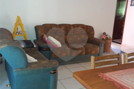 Chácara à venda com 4 quartos, sendo 1 suíte,  em Chácaras Polozzi, Louveira, SP