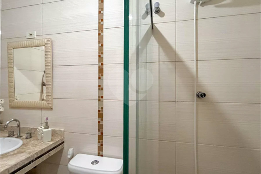 Sobrado à venda com 3 quartos, sendo 1 suíte, em Vila Mangalot, São Paulo, SP