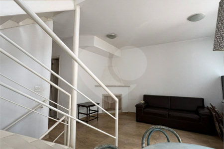 Casa à venda com 3 quartos, sendo 1 suíte, no condomínio New Village, Cotia - SP