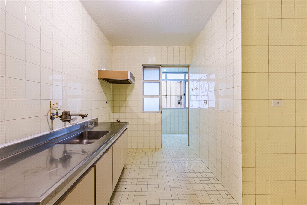 Apartamento à venda com 3 quartos, sendo 1 suíte, em Cerqueira César, São Paulo, SP
