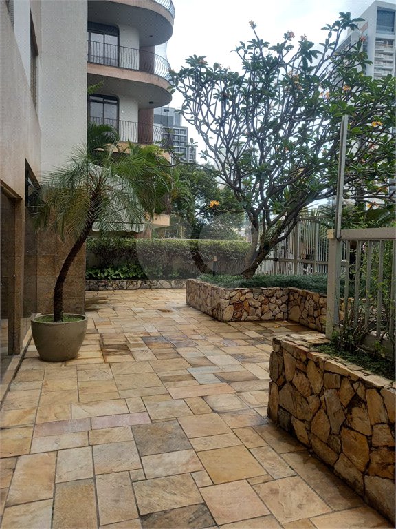 Apartamento à venda com 3 quartos, sendo 1 suíte, em Pinheiros, São Paulo, SP