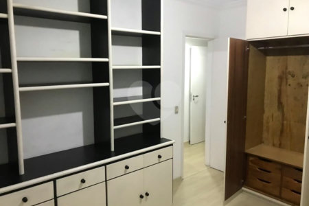 Apartamento à venda com 3 quartos, sendo 1 suíte, em Vila Andrade, São Paulo, SP