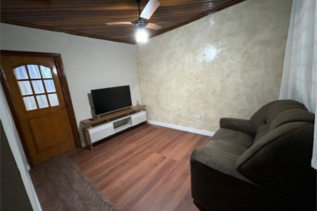 Casa à venda com 4 quartos, sendo 1 suíte, no Centro, Cravinhos, SP