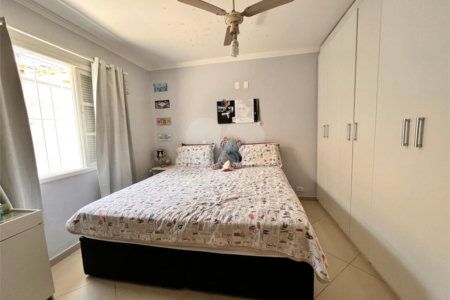 Casa à venda com 3 quartos, sendo 1 suíte, em Jardim Oriental, São Paulo, SP