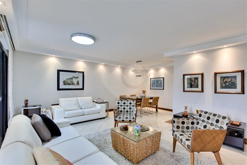 Apartamento à venda com 3 quartos, sendo 2 suítes, em Alto da Boa Vista, São Paulo, SP