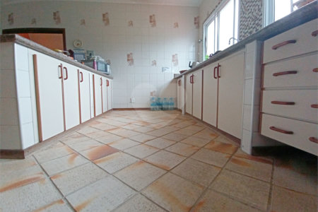 Casa à venda com 4 suítes no condomínio Estância Marambaia, Vinhedo - SP