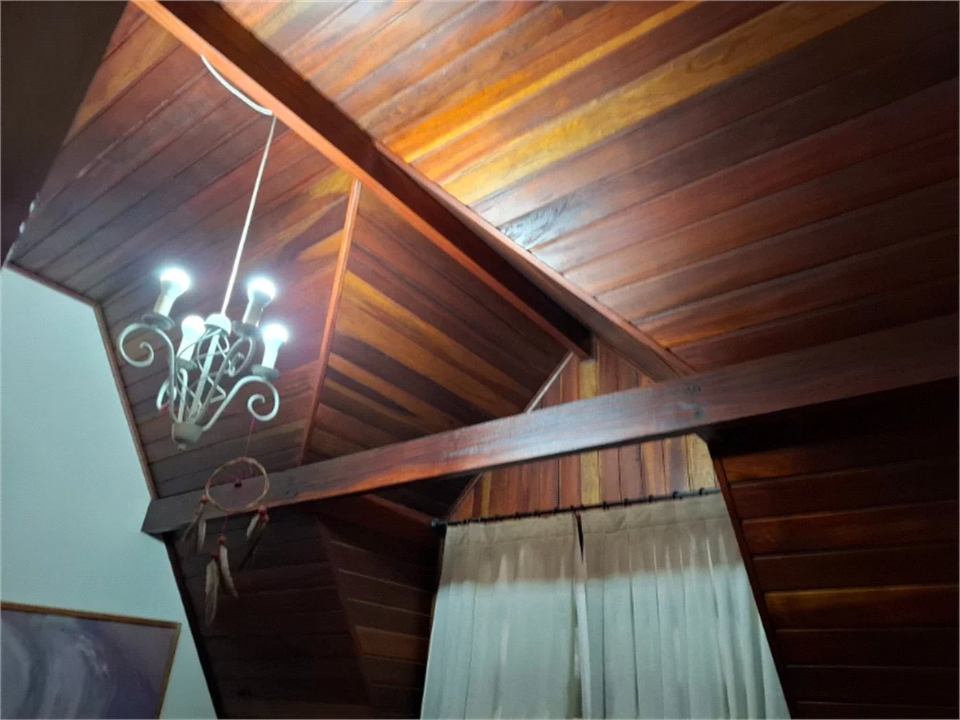 Sobrado à venda com 4 quartos, sendo 2 suítes, em Jardim Leonor, São Paulo, SP