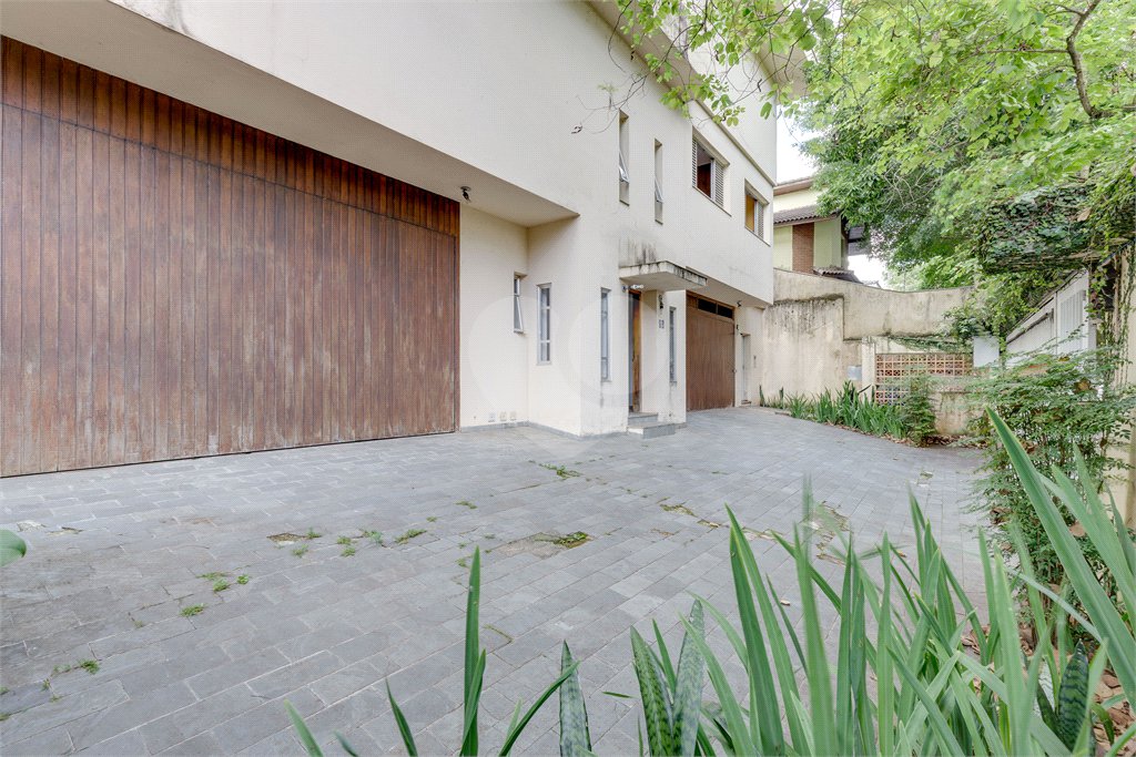 Casa à venda com 4 quartos, sendo 3 suítes, em Jardim Marajoara, São Paulo, SP