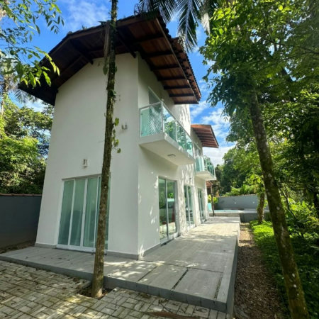 Sobrado com 3 dormitórios à venda, 269 m² por R$ 1.280.000,00 - Sertão do Camburi - São Sebastião/SP