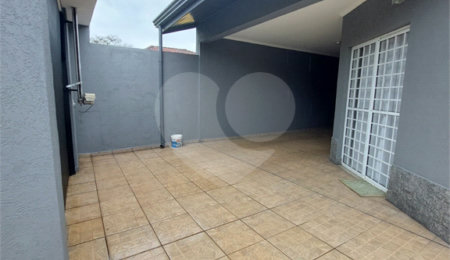 Casa à venda com 3 quartos, sendo 2 suítes, no Centro, Bom Jesus dos Perdões, SP