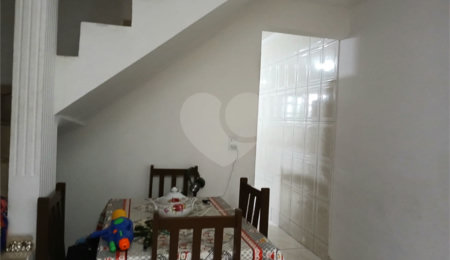 Sobrado à venda com 3 quartos, sendo 1 suíte,  em Itaquera, São Paulo, SP