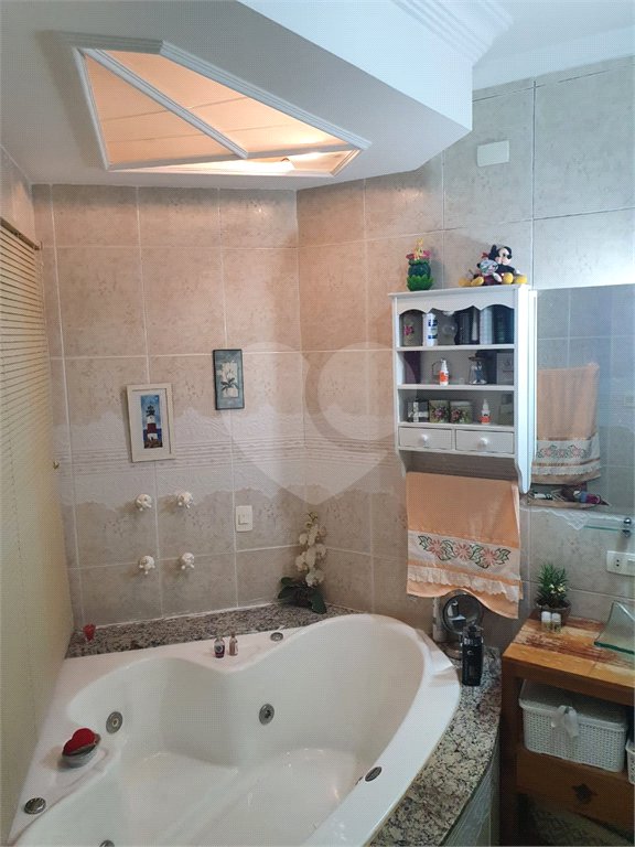 Casa à venda ou para alugar com 4 suítes em Vila Machado, Mairiporã, SP