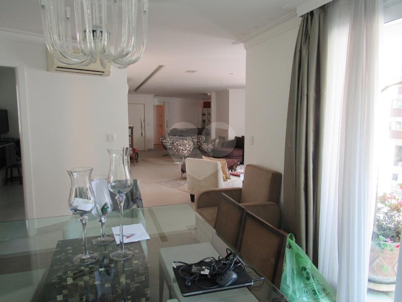Apartamento à venda com 3 suítes em Real Parque, São Paulo, SP