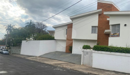 Sobrado à venda ou para alugar com 3 quartos, sendo 1 suíte,  no Centro, Salto, SP