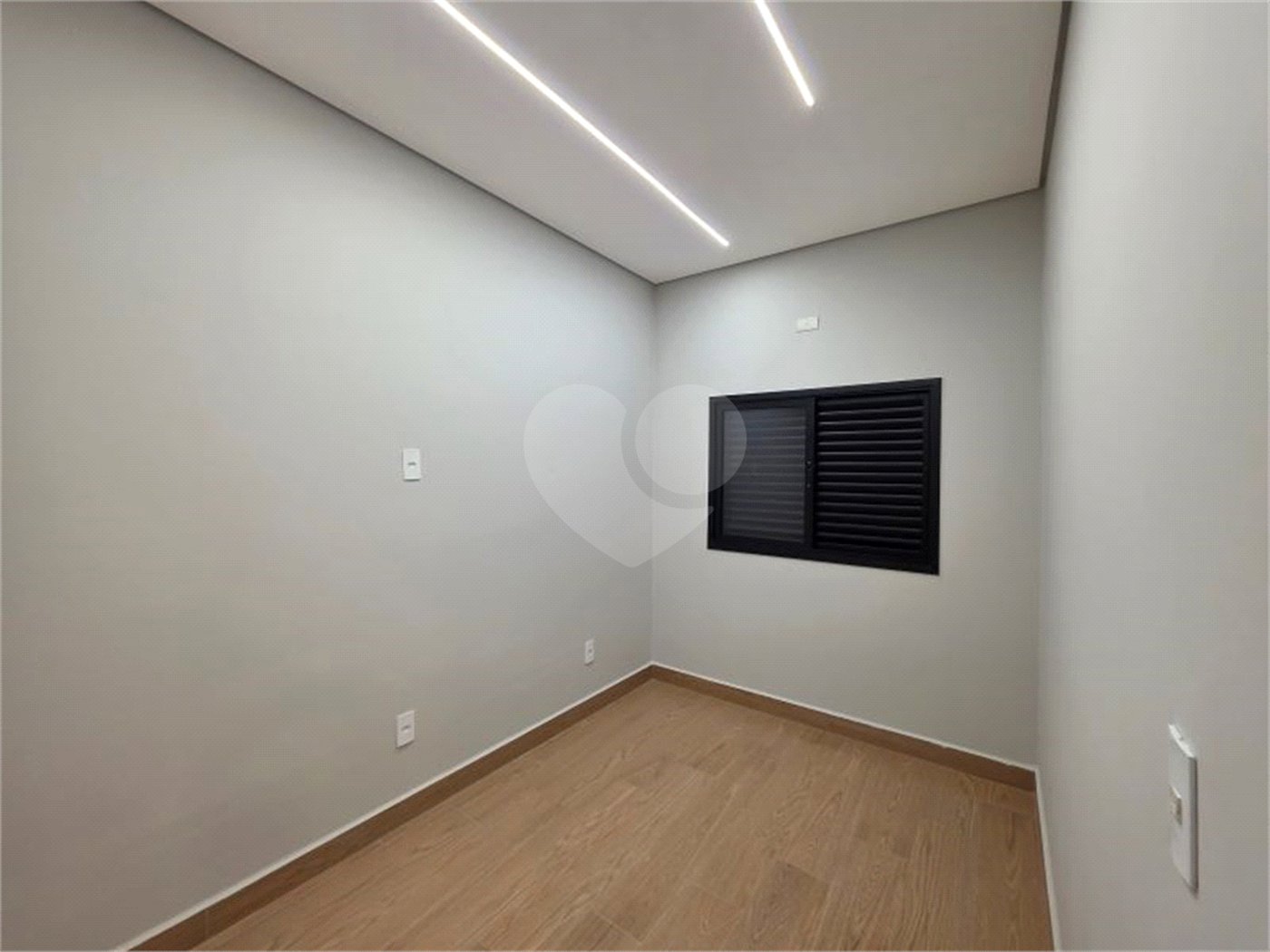 Casa à venda com 3 quartos, sendo 1 suíte,  no condomínio Jardim Residencial Villagio Ipanema I, Sorocaba - SP