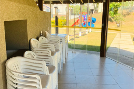 Casa à venda com 4 suítes no condomínio Osato, Atibaia - SP