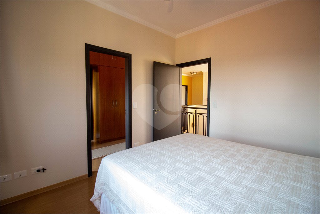 Sobrado à venda com 5 quartos, sendo 3 suítes, no Centro, São Roque, SP