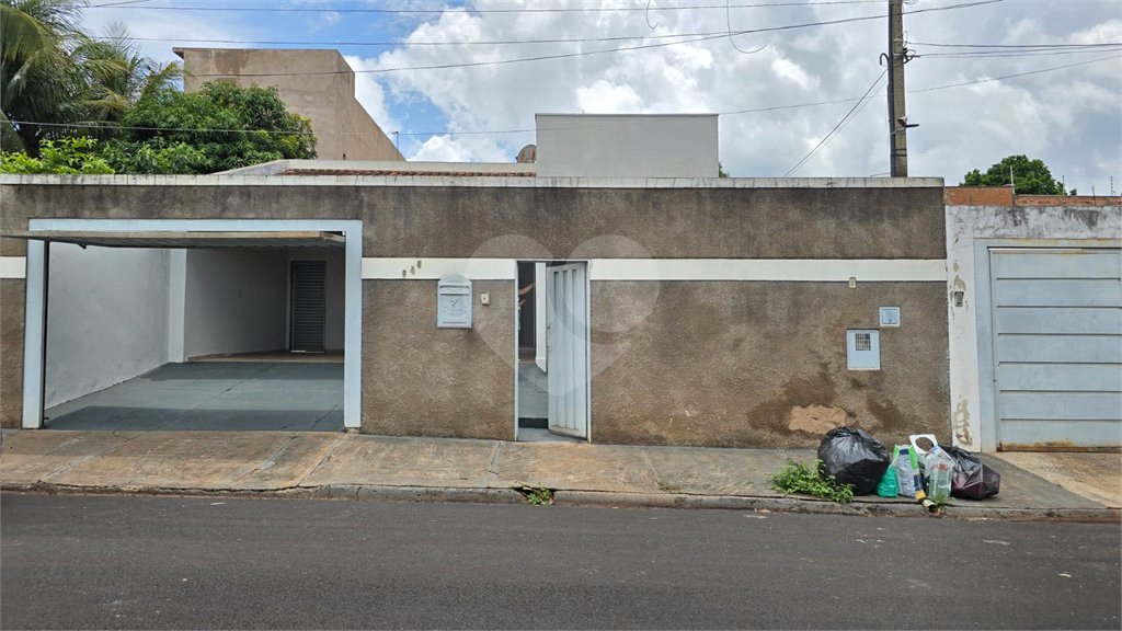 Casa à venda com 2 quartos, sendo 1 suíte, em Vila Suconasa, Araraquara, SP