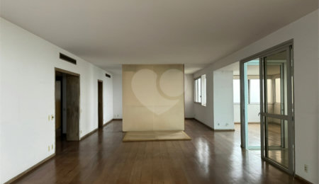 Apartamento à venda com 4 suítes em Jardim Marajoara, São Paulo, SP