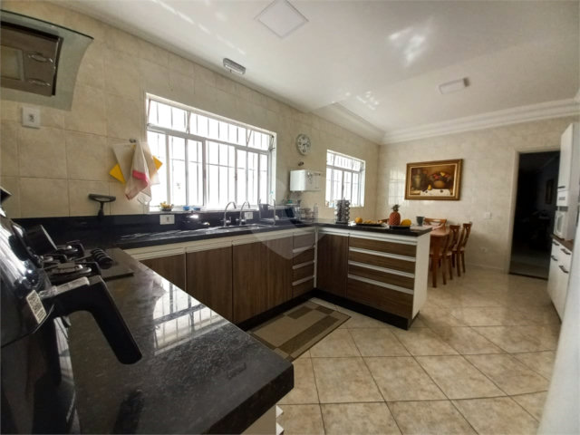 Sobrado à venda com 3 quartos, sendo 1 suíte,  em Vila Lucia, São Paulo, SP