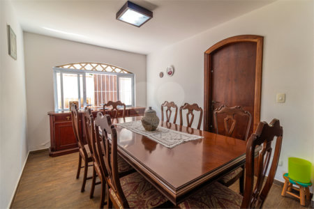 Casa de Vila à venda com 4 quartos, sendo 2 suítes, em Alto da Boa Vista, São Paulo, SP