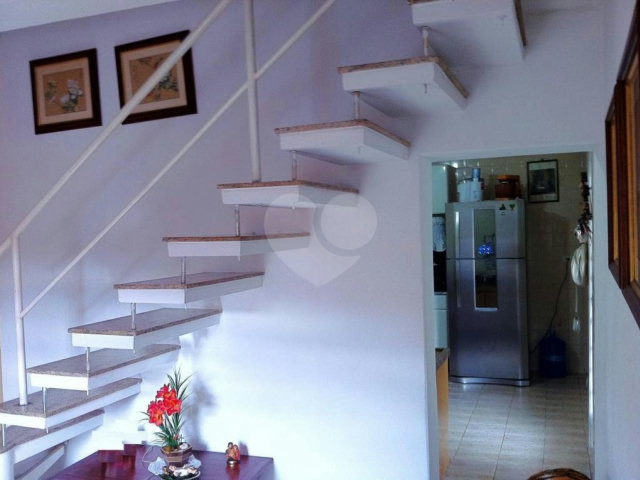 Sobrado à venda com 3 quartos em Parada Inglesa, São Paulo, SP