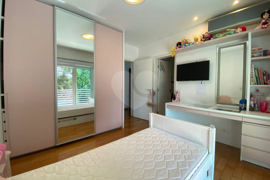 Casa à venda com 3 suítes no condomínio Parque Itatiaia, Mairiporã - SP