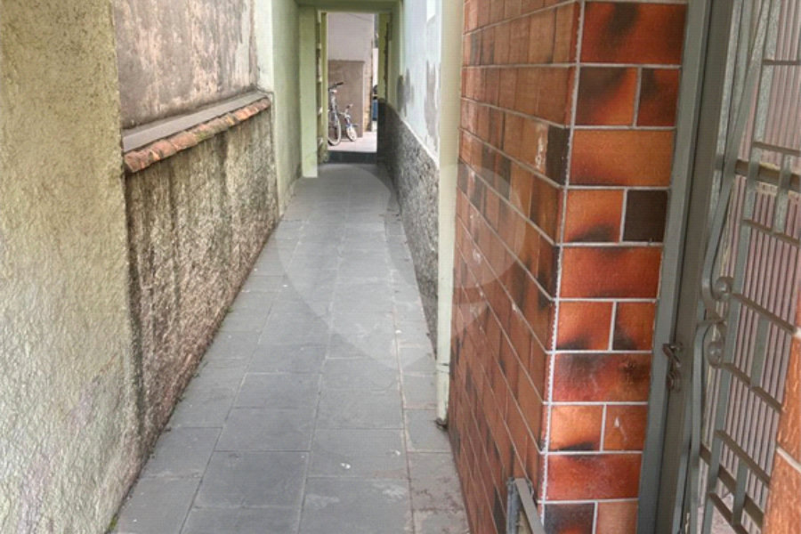 Sobrado à venda com 2 quartos em Vila Zat, São Paulo, SP