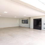 Indaiatuba- Jardim Bom Sucesso - Venda: R$ 765.000,00 - Área total: 150m² Área construída: 115m² - 3 dormitórios sendo 1 suíte com armário planejado; Cozinha integrada; Sala para dois ambientes; Banheiros com box gabinetes e espelhos; Área gourmet com churrasqueira a carvão e móveis planejados;