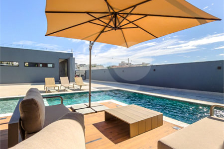 Indaiatuba - Quintas da Terracota - 1252 m² de terreno - casa térrea com 514 m² de área construída -3 vagas de garagem cobertas e 3 descobertas Lavabo - Sala de estar e jantar amplas e integradas - Escritório privativo - Cozinha toda equipada com geladeira, forno, micro-ondas, lava-louças,