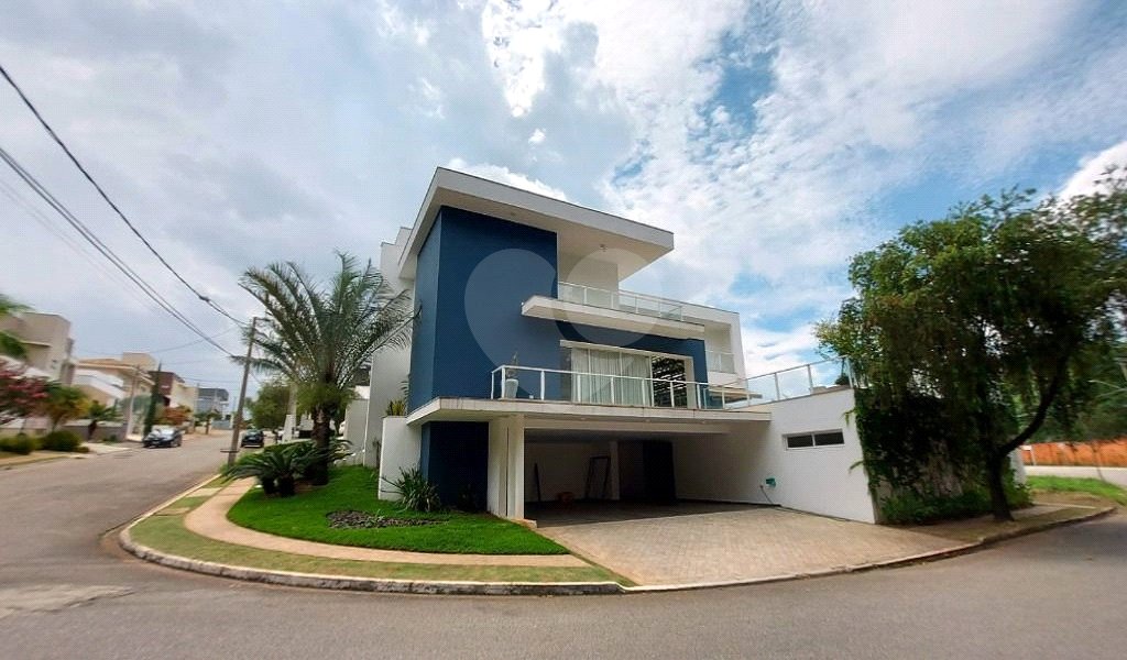 Casa à venda com 4 suítes no condomínio Belvedere II, Votorantim - SP