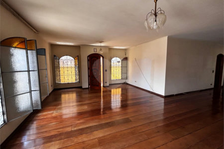 Casa à venda com 3 quartos, sendo 1 suíte, em Vila Aurora (zona Norte), São Paulo, SP