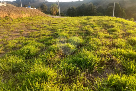 Terreno à venda no condomínio Encontro das Águas, Nazaré Paulista - SP
